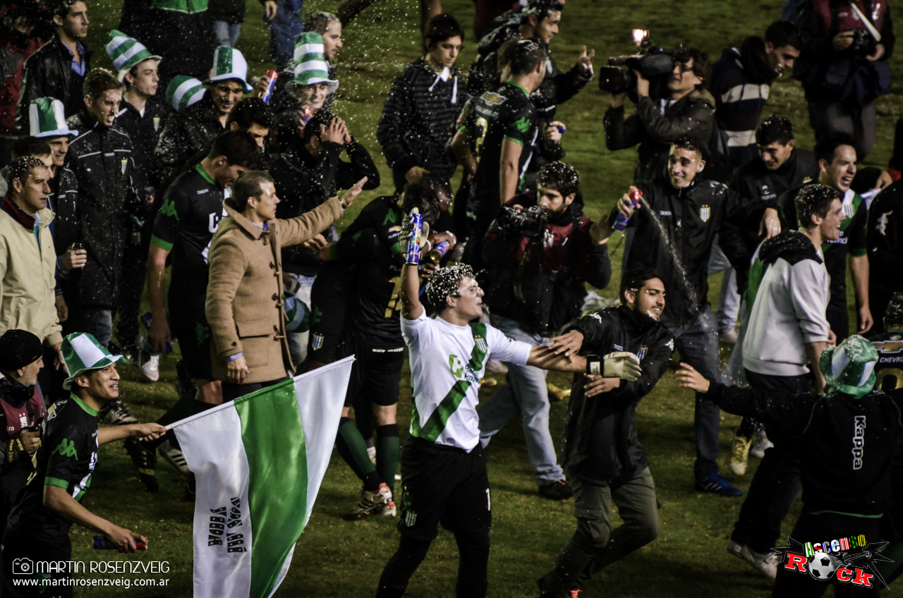 La alegría de jugadores y todo el pueblo banfileño.